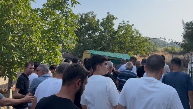 Esenyurt'ta 16. kattan düşen genç, Biga'da son yolculuğuna uğurlandı