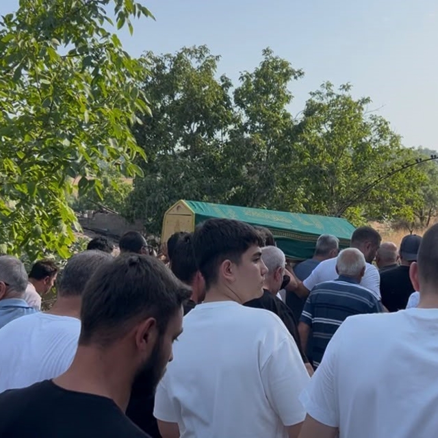 Esenyurt'ta 16. kattan düşen genç, Biga'da son yolculuğuna uğurlandı