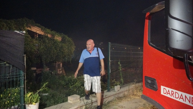 Çanakkale'de tarım arazisindeki yangın kontrol altına alındı