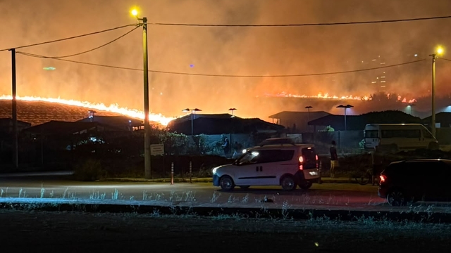 Çanakkale'de çıkan ot yangını 1,5 saatte kontrol altına alındı