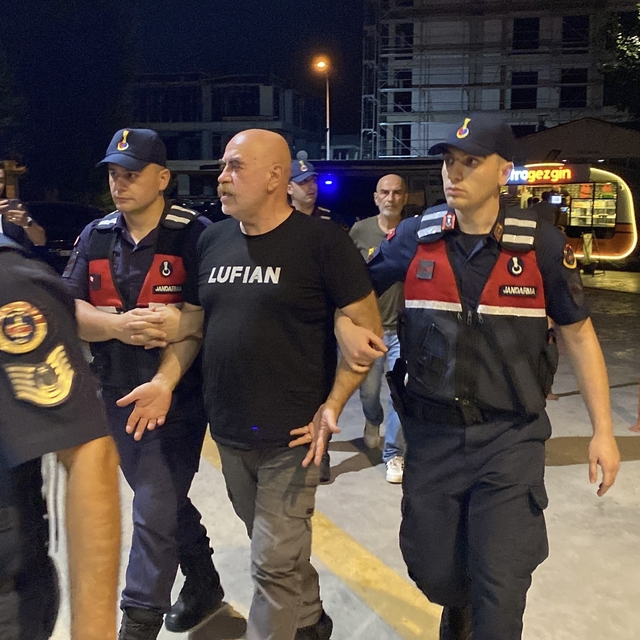 Ünlü yönetmen ve kardeşi Bursa'da uyuşturucu operasyonunda gözaltına alındı...
