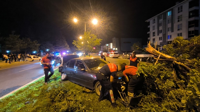 Erzincan'da iki otomobil çarpıştı: 1 kişi yaralandı