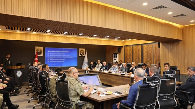 Erzincan'da yatırım ve projeler masaya yatırıldı