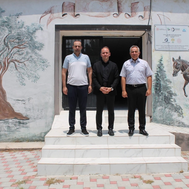 Erzin'da köy yaşam merkezi vatandaşlara hizmet ediyor
