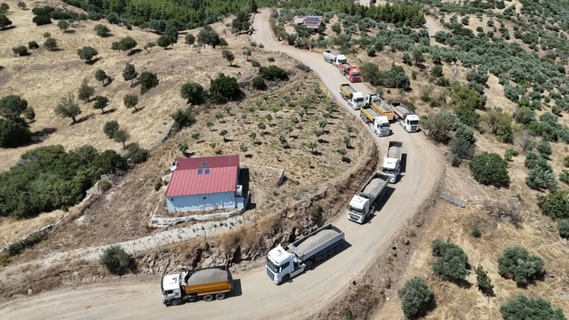Yenipazar'da Mestanlar yolu genişliyor, asfalt çalışmaları sürüyor
Başkan Ercan: "Eskiden yan yana iki traktör geçemezdi"