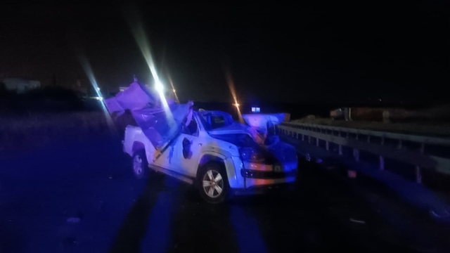 Şırnak'ta kamyonet, bariyerlere çarptı: 1 ölü, 1 yaralı