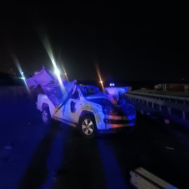 Şırnak'ta kamyonet, bariyerlere çarptı: 1 ölü, 1 yaralı