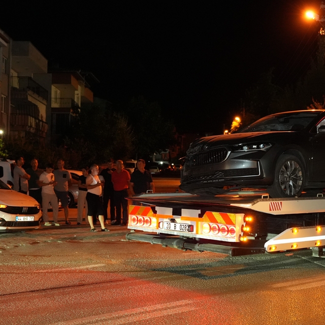 Tali yoldan çıkan otomobil 5 aracın karıştığı zincirleme kazaya neden oldu