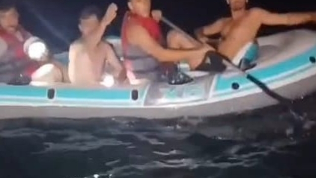 Sapanca Gölü'nde SUP board ve botlarla açılıp mahsur kalan 35 kişi kurtarıldı