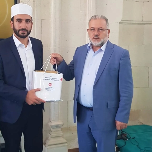 Bayburt'ta ezanı güzel okuma ve hutbe sunumu yarışmalarında il birincileri...