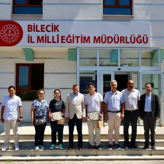 LGS'de dereceye giren öğrenciler ödüllendirildi