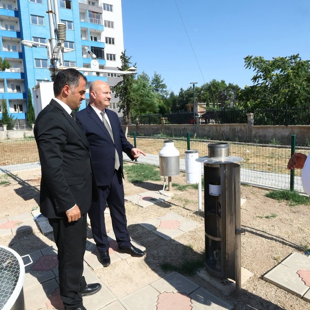 Vali Küçük, meteoroloji müdürlüğünü ziyaret etti