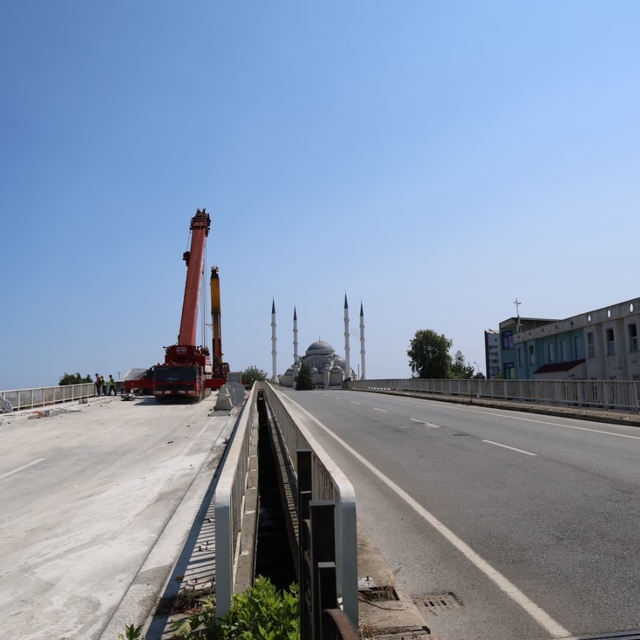 Reşadiye Viyadüğünde yıkım çalışmaları sürüyor