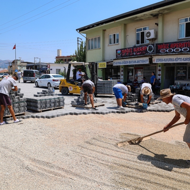 Şehir Hastanesi yoluna parke taşı çalışması