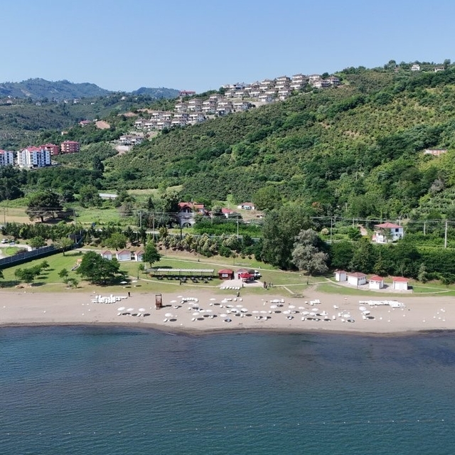 Perşembe Kadınlar Plajı yenilenen yüzüyle hizmete açıldı