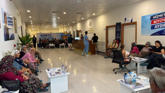 Aydın Büyükşehir Belediyesi'nin ücretsiz diş sağlığı hizmeti sürüyor
