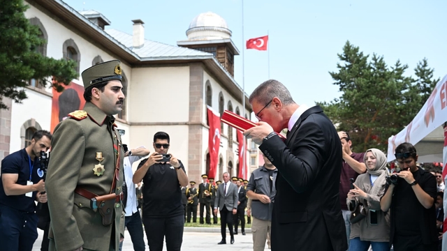 Erzurum'da 107 yıllık coşku ve heyecan
Erzurum Kongresi'nin 107'inci  yıl dönümü törenlerle kutlandı