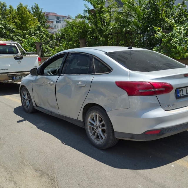Motosiklet ile otomobil çarpıştı: 1 yaralı