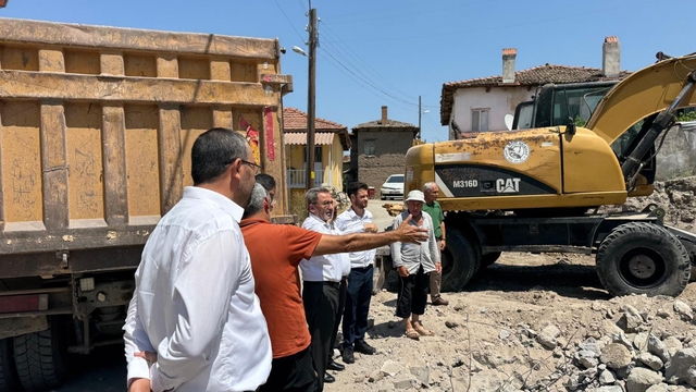 Sındırgı'da depremden etkilenen camiler yeniden yükseliyor