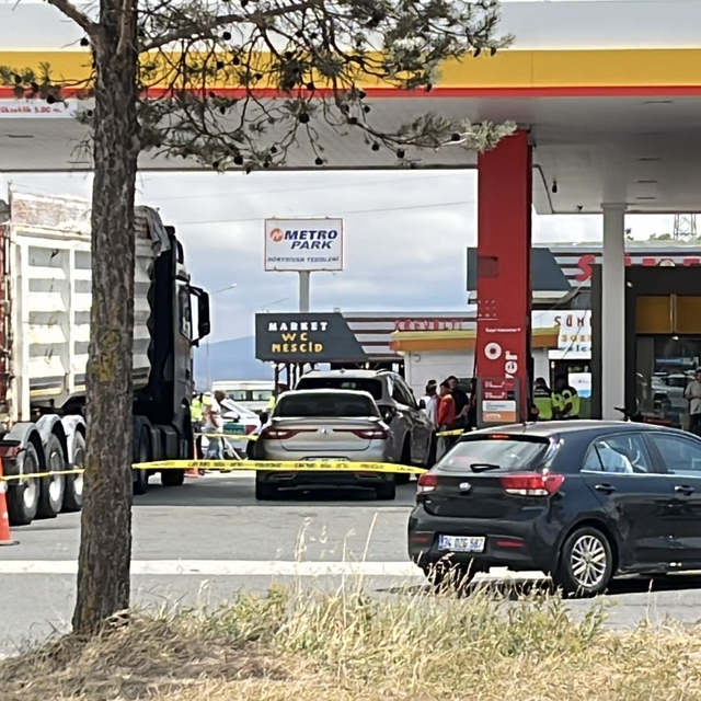 TEM'in Bolu geçişinde kanlı tartışma: Gurbetçi dehşet saçtı
Bolu'da akaryak...