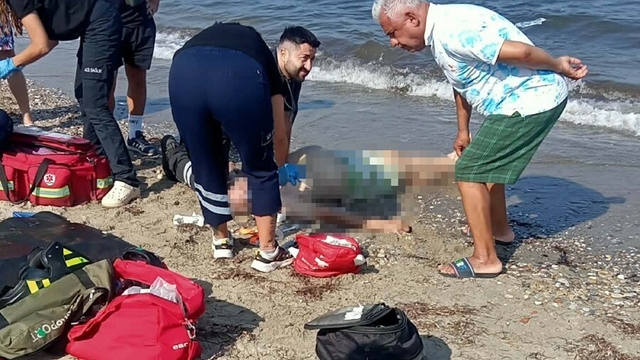Serinlemek için girdiği denizde öldü