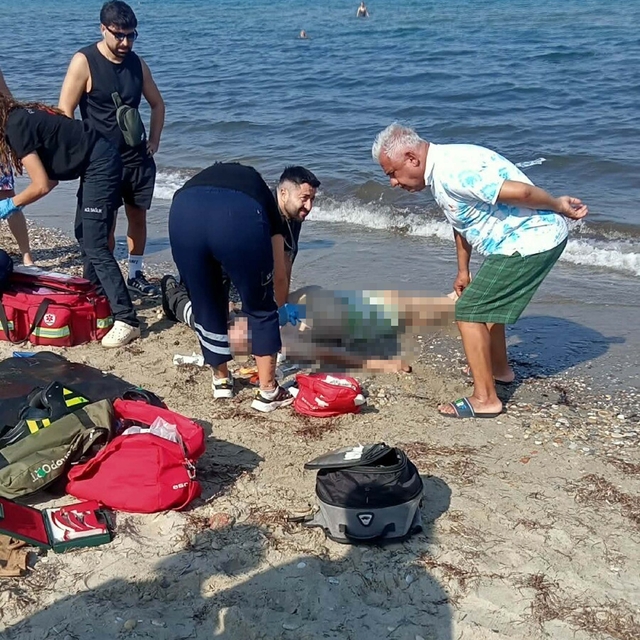 Serinlemek için girdiği denizde öldü