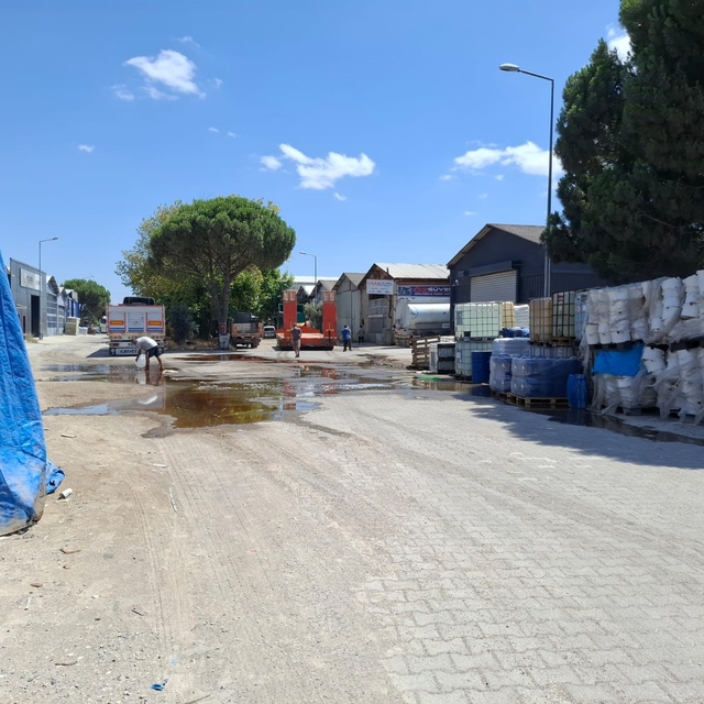 Balıkesir'de yere dökülen kimyasal madde paniğe neden oldu