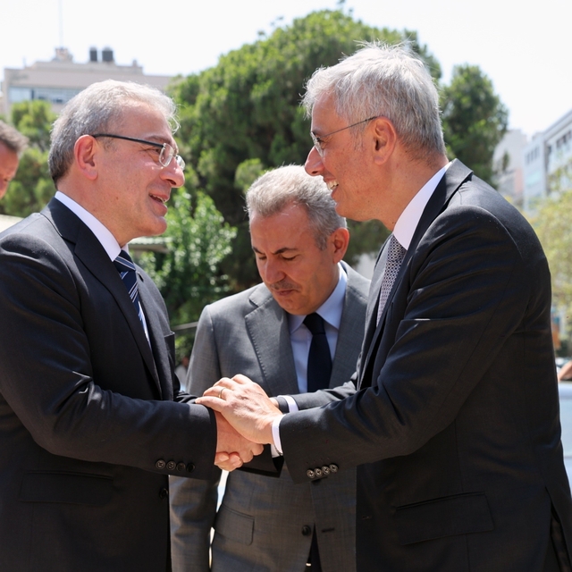 Bakan Memişoğlu'ndan İzmir'de akademik buluşma