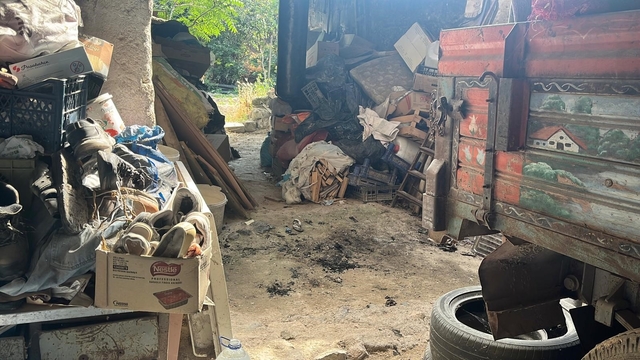 Benzinle uğraşırken alevlerin arasında kalan genç hayatını kaybetti