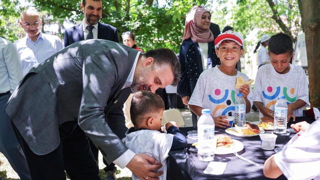 Başkan Vekili Biba'dan hayvanat bahçesi'ne ziyaret