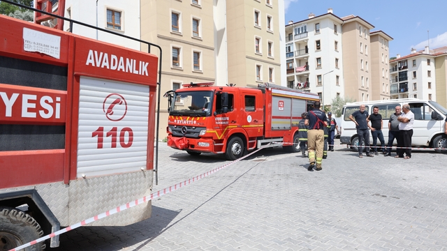 Mercek etkisi yangına neden oldu
Markette cam önündeki kağıt havlular tutuştu