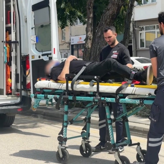 Bolu'da yere düşüp başını zemine çarpan alkollü şahıs yaralandı