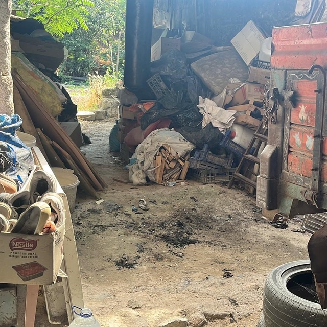 Benzinle uğraşırken alevlerin arasında kalan genç hayatını kaybetti