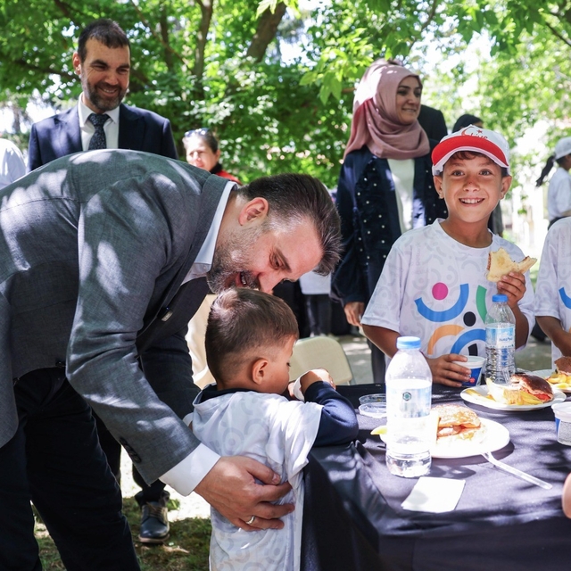 Başkan Vekili Biba'dan hayvanat bahçesi'ne ziyaret