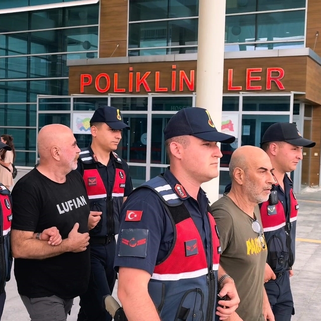 Yönetmen Ezel Akay'a adli kontrol şartı, kardeşi tutuklandı
