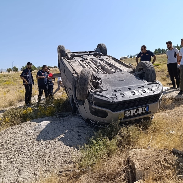 Kamyonet takla attı: 4 yaralı