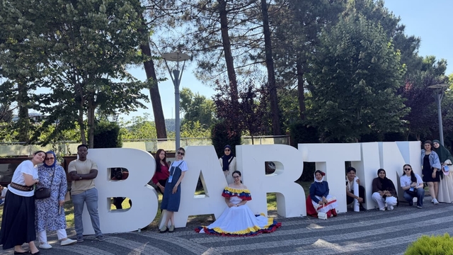 BARÜ'de 11 farklı ülkeden öğrenci "Türkçe Yaz Okulu"nda bir araya geldi