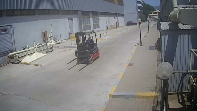 TIR ile çarpışan forkliftin sürücüsü Gül, hayatını kaybetti; kaza kamerada (2)