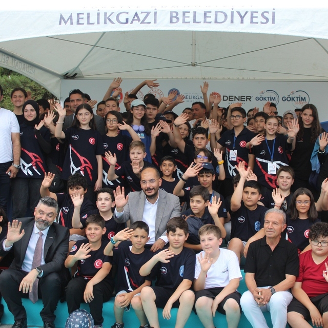 Kayseri'de GÖKTİM Melikgazi Dener Makina Teknoloji Atölyesi açıldı
Kayseri...