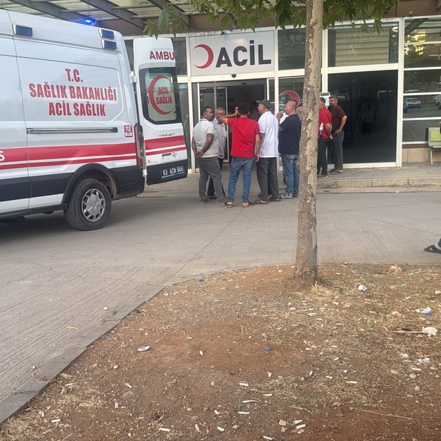 Dernek başkanı düğünde silah sıkmak isterken 2 kişiyi yaraladı