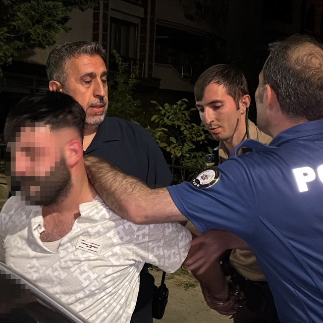 Polise direnip kaçtı, otopark girişinde böyle yakalandı
Kaza yapan alkollü...