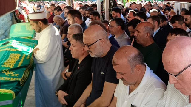 Eskişehirspor'un acı günü
Mesut Erol ve Ayhan Taşçı için Hacı Sami Ramazanoğlu Camii'nde cenaze töreni düzenlendi