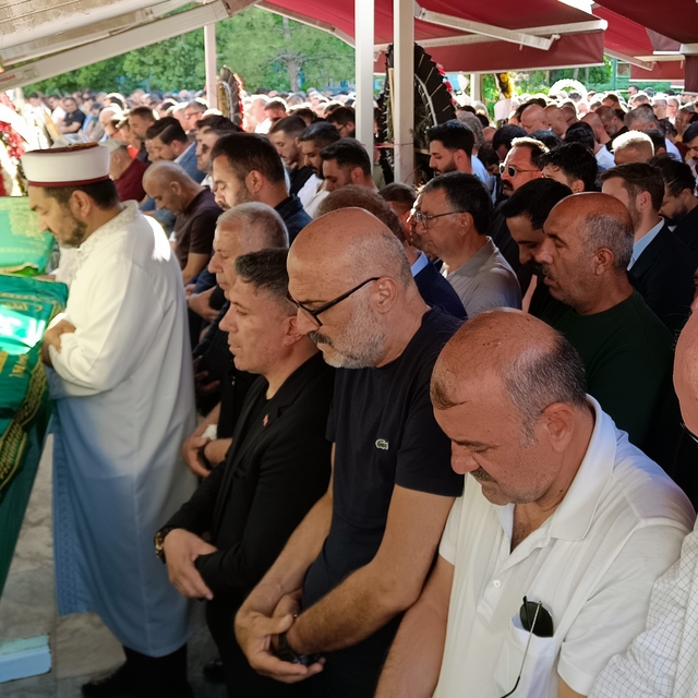Eskişehirspor'un acı günü
Mesut Erol ve Ayhan Taşçı için Hacı Sami Ramazano...
