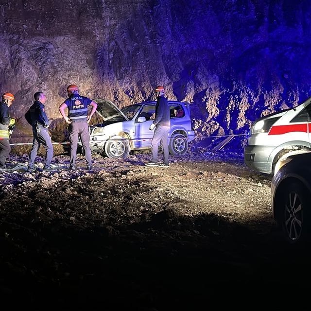 Kontrolden çıkan cip, şarampole yuvarlandı: 2 ölü, 1 yaralı