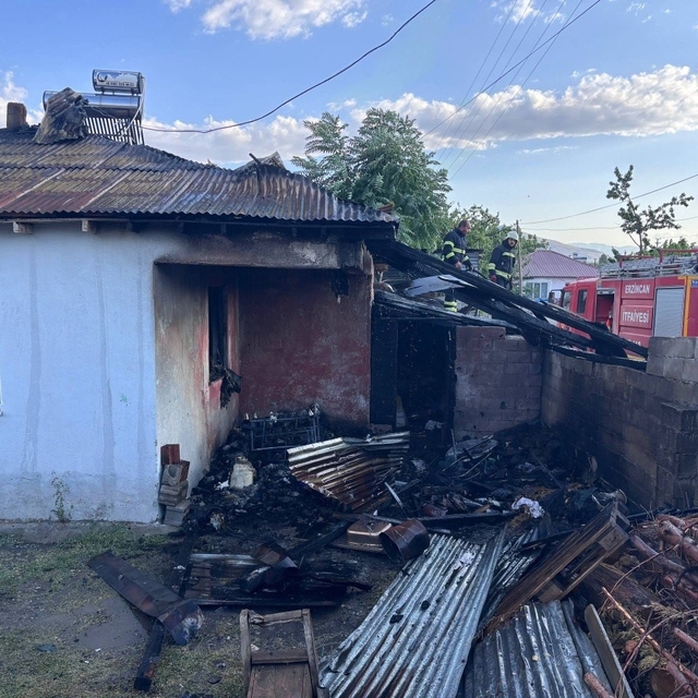 Erzincan'da ev yangını