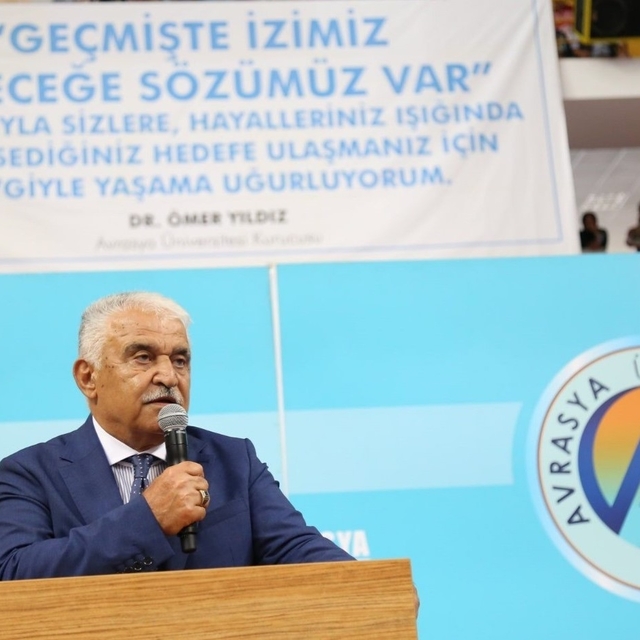 Avrasya Üniversitesi'nden eğitime destek, ailelere nefes
Avrasya Üniversite...