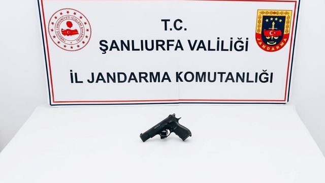 Damadın ateşlediği silahtan çıkan yorgun mermi vatandaşı yaraladı
Bahçede çalışırken yorgun mermi ile yaralandı