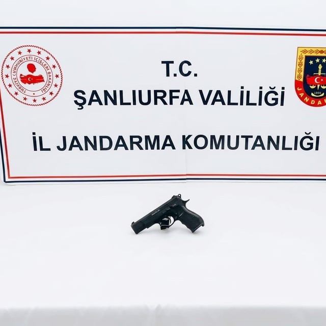 Damadın ateşlediği silahtan çıkan yorgun mermi vatandaşı yaraladı
Bahçede ç...