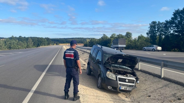 Bilecik'te meydana gelen trafik kazasında 3 kişi yaralandı