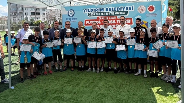 Yaz Kur'an kursları geleceğin teminatı çocukları yetiştiriyor